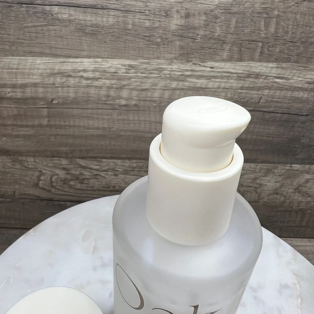 Oak Essentials Nourishing Cleansing Milk 150ml / 5fl oz Bottle - Picture 3 of 6